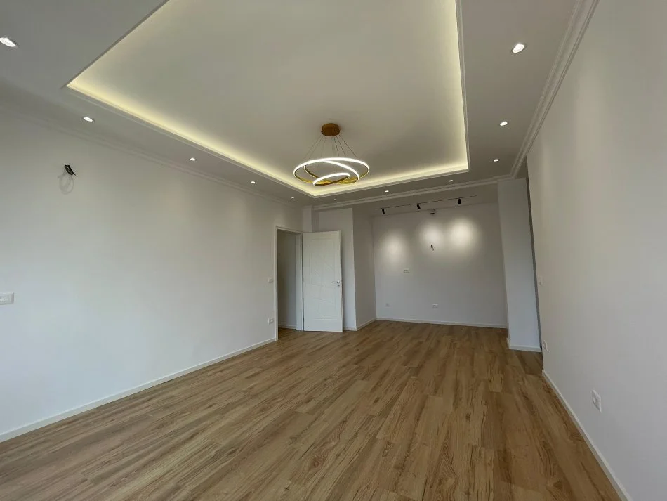 Tirane, shes apartament 2+1 Kati 7, 94 m² 210.000 € (Ring Center)