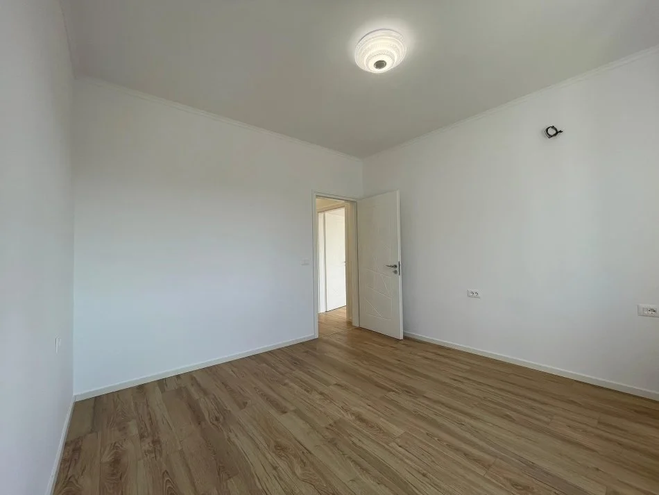 Tirane, shes apartament 2+1 Kati 7, 94 m² 210.000 € (Ring Center)