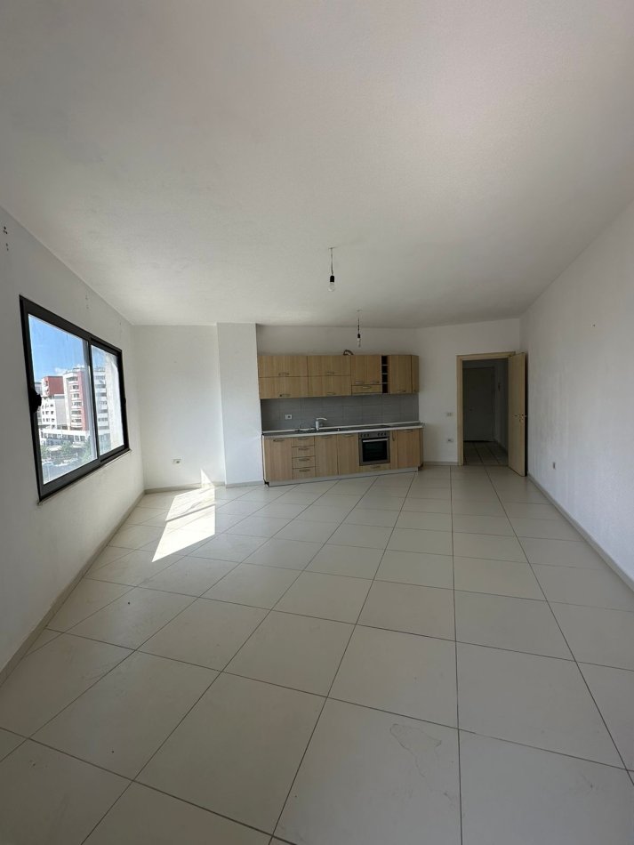 Tirane, shitet apartament 2+1+Ballkon Kati 6, 134 m² 134.000 € (Bulevardi migjeni, Astir)