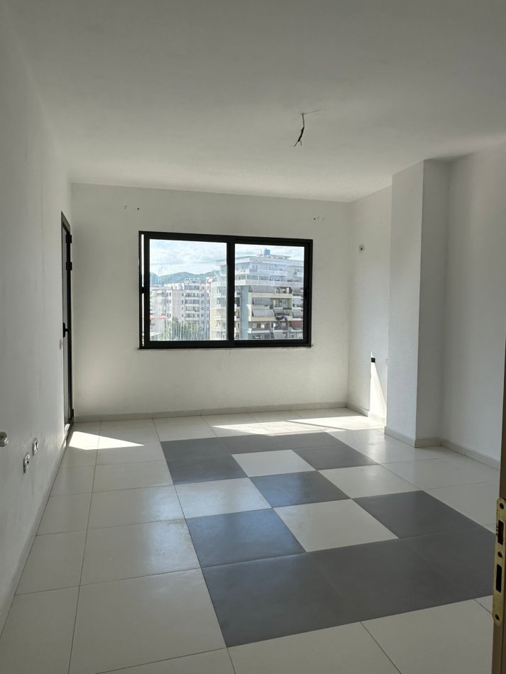 Tirane, shitet apartament 2+1+Ballkon Kati 6, 134 m² 134.000 € (Bulevardi migjeni, Astir)