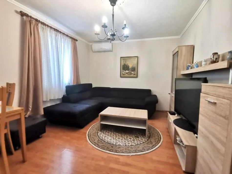 SHITET: 1+1 **Super Cmim** ( 📍 Rr. Kosovareve - Liqeni ) kati 1, --- i Mobiluar & Izolim i Ri ** MUNDESI INVESTIMI ****130.000€ 💫