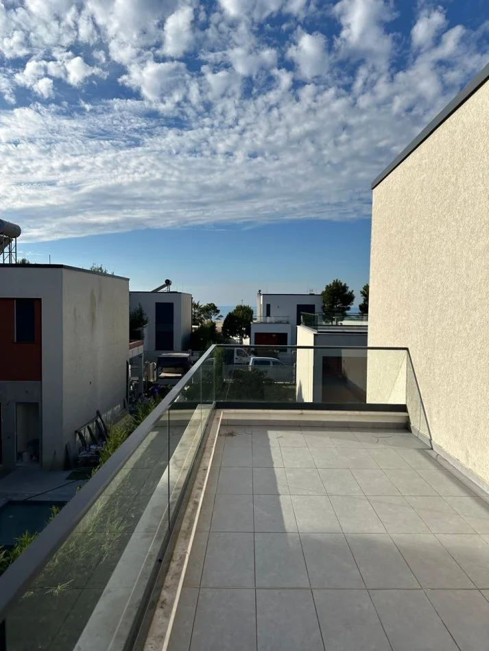 Durres, shitet Vile 2 Katshe , 170 m² (Valamar)
