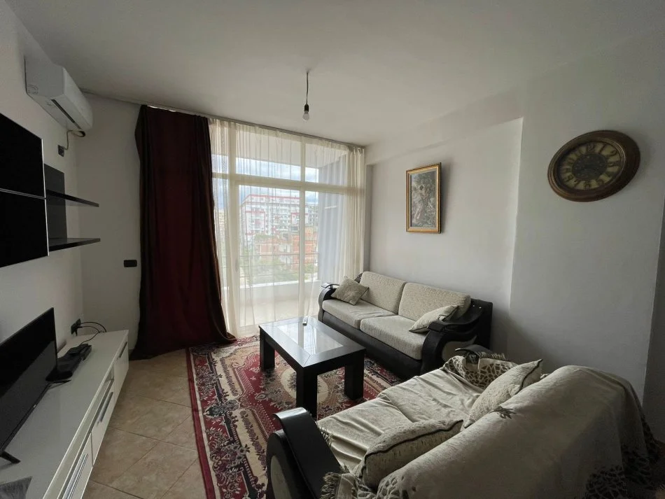 Tirane, jap me qera apartament 1+1+Ballkon Kati 3, 65 m² 350 € (UNAZA E RE)