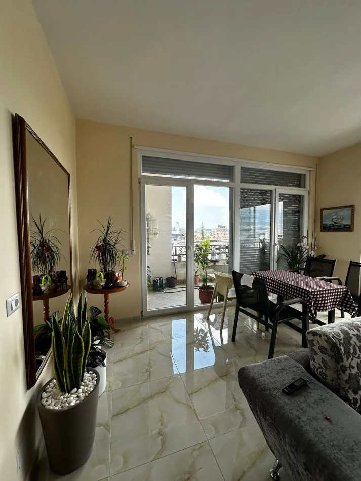 Tirane, shitet apartament 2+1 Kati 2, 129 m² 185.000 € (Kopshti Botanik)