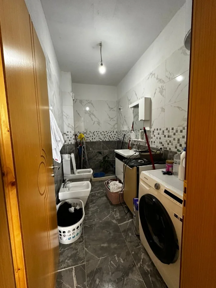 Tirane, shitet apartament 2+1 Kati 2, 129 m² 185.000 € (Kopshti Botanik)