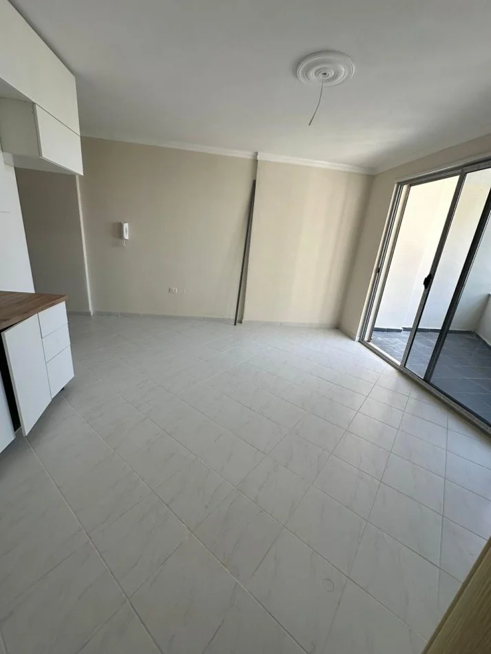 Durres, shitet apartament 1+1+Ballkon Kati 12, 89 m² 85.000 € (Shkembi Kavajes,perballe Grand Blu Fafa)