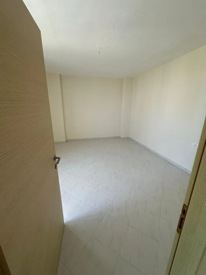 Durres, shitet apartament 1+1+Ballkon Kati 12, 89 m² 85.000 € (Shkembi Kavajes,perballe Grand Blu Fafa)