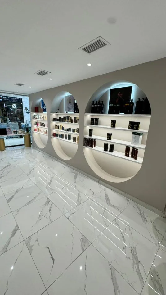 Tirane, shes ambjent biznesi Kati 0, 57 m² 35.000 € (Sheshi Willson)