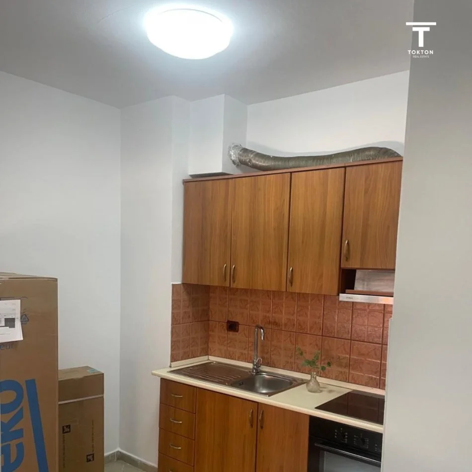 Tirane, jepet me qera 1+1 Kati 3, 72 m² 500 €  Rruga, Muharrem butko .