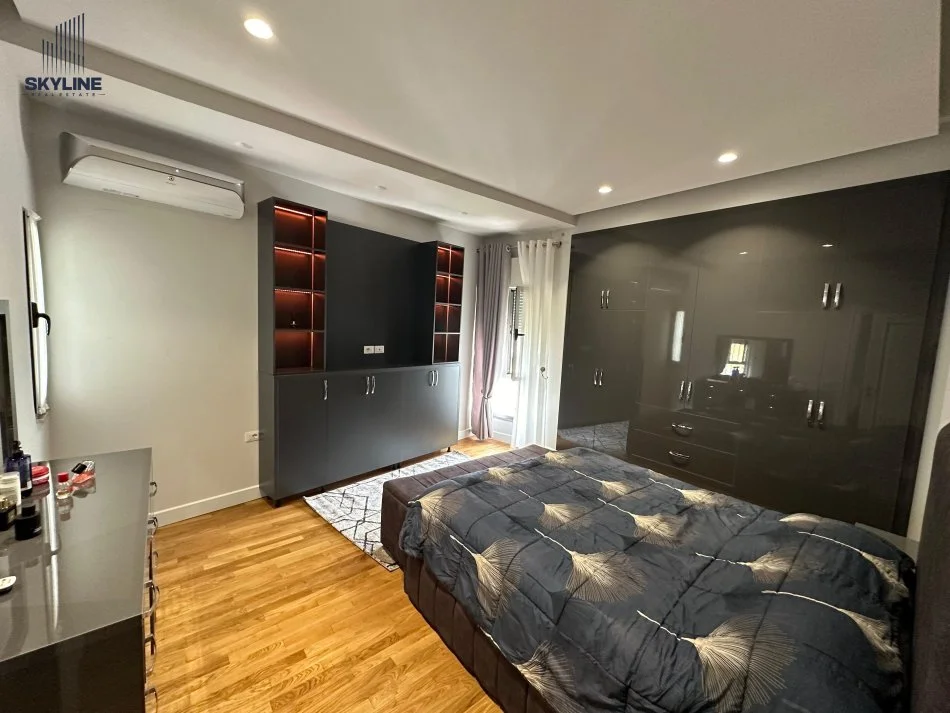 Tirane, jepet me qera apartament 3+1+Ballkon Kati 3,  (rruga peti)