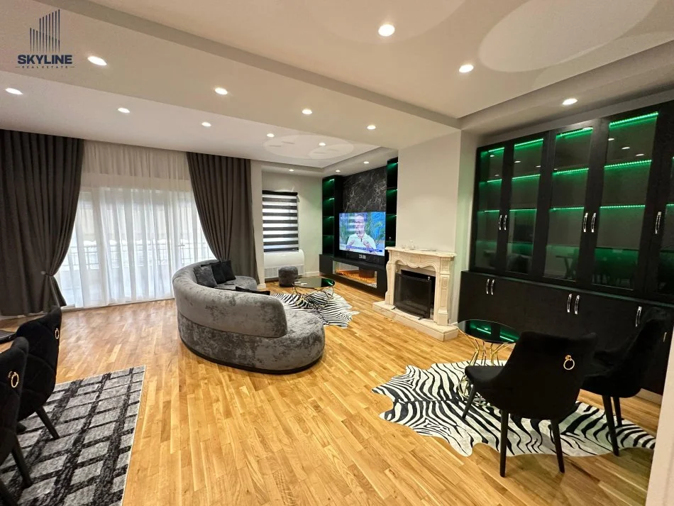 Tirane, jepet me qera apartament 3+1+Ballkon Kati 3,  (rruga peti)