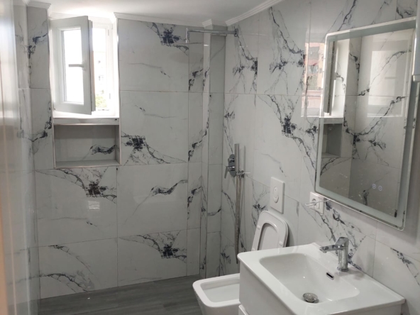 Tirane, shitet apartament 2+1+Ballkon Kati 3, 128.000 € (Unaza)