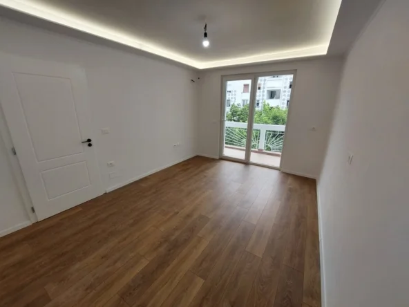 Tirane, shitet apartament 2+1+Ballkon Kati 3, 128.000 € (Unaza)