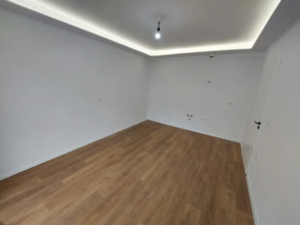 Tirane, shitet apartament 2+1+Ballkon Kati 3, 128.000 € (Unaza)
