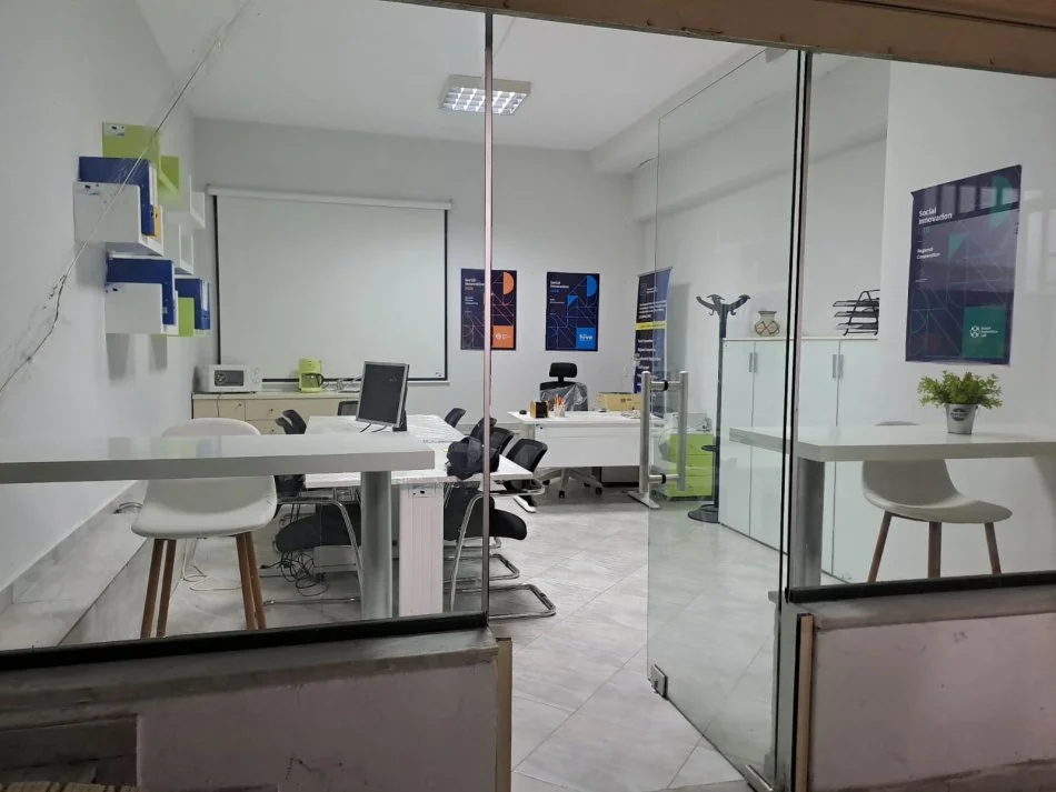 Tirane, Zyre me qira, Kati -1, 37 m² 440 € (Frederik Shiroka)