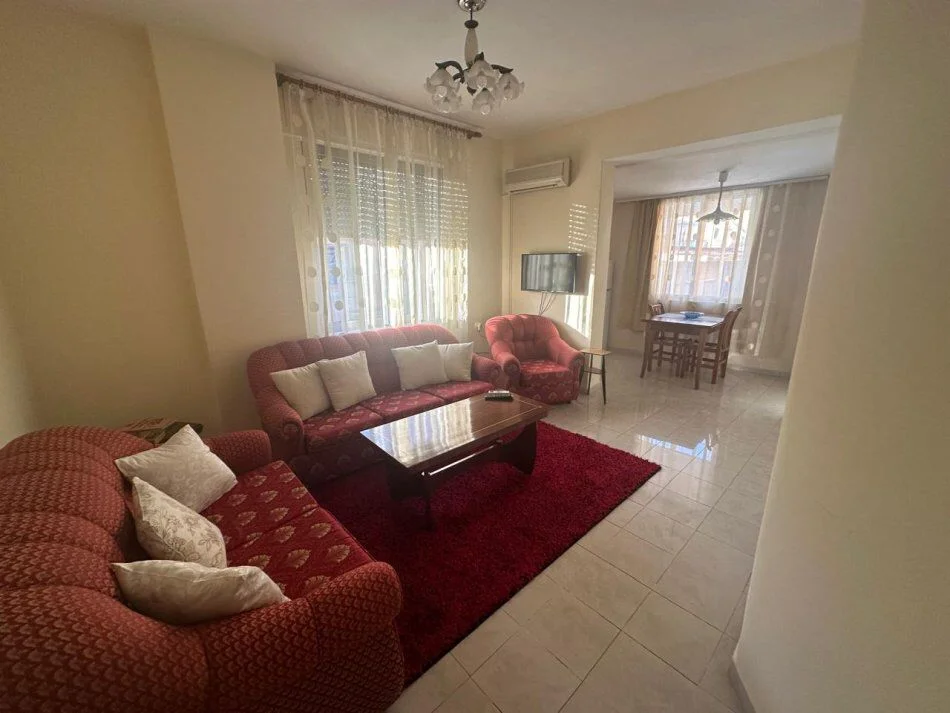 Tirane, jepet me qera apartament 1+1 Kati 2, 65 m² 450 € (mine peza)