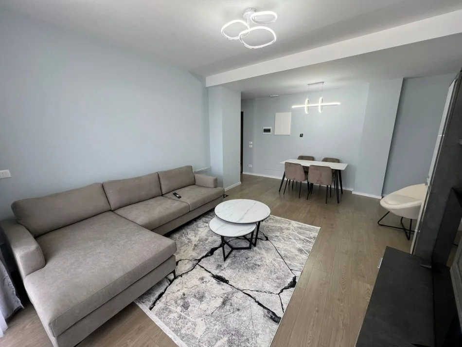 Tirane, jepet me qera apartament 1+1 Kati 4, 88 m² 1100 € (Lake View)