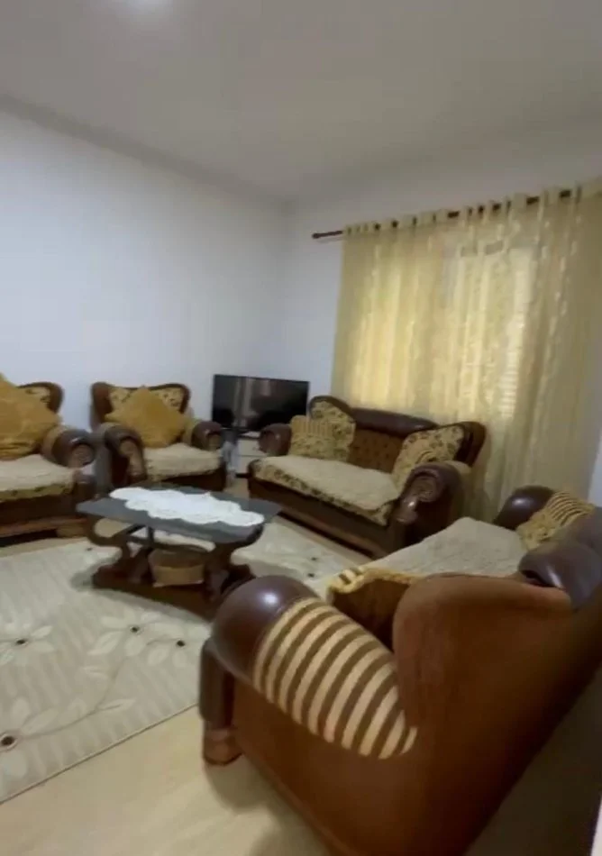 Tirane, jepet me qera apartament 2+1 Kati 1, 100 m² 450 € (rr bardhyl)