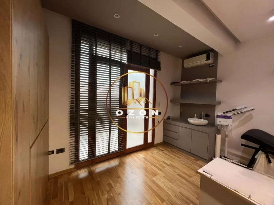 Ambient Biznesi Modern me qira pranë Gjykatës së Rrethit, Ish-Ekspozita në Qira 1050 €!