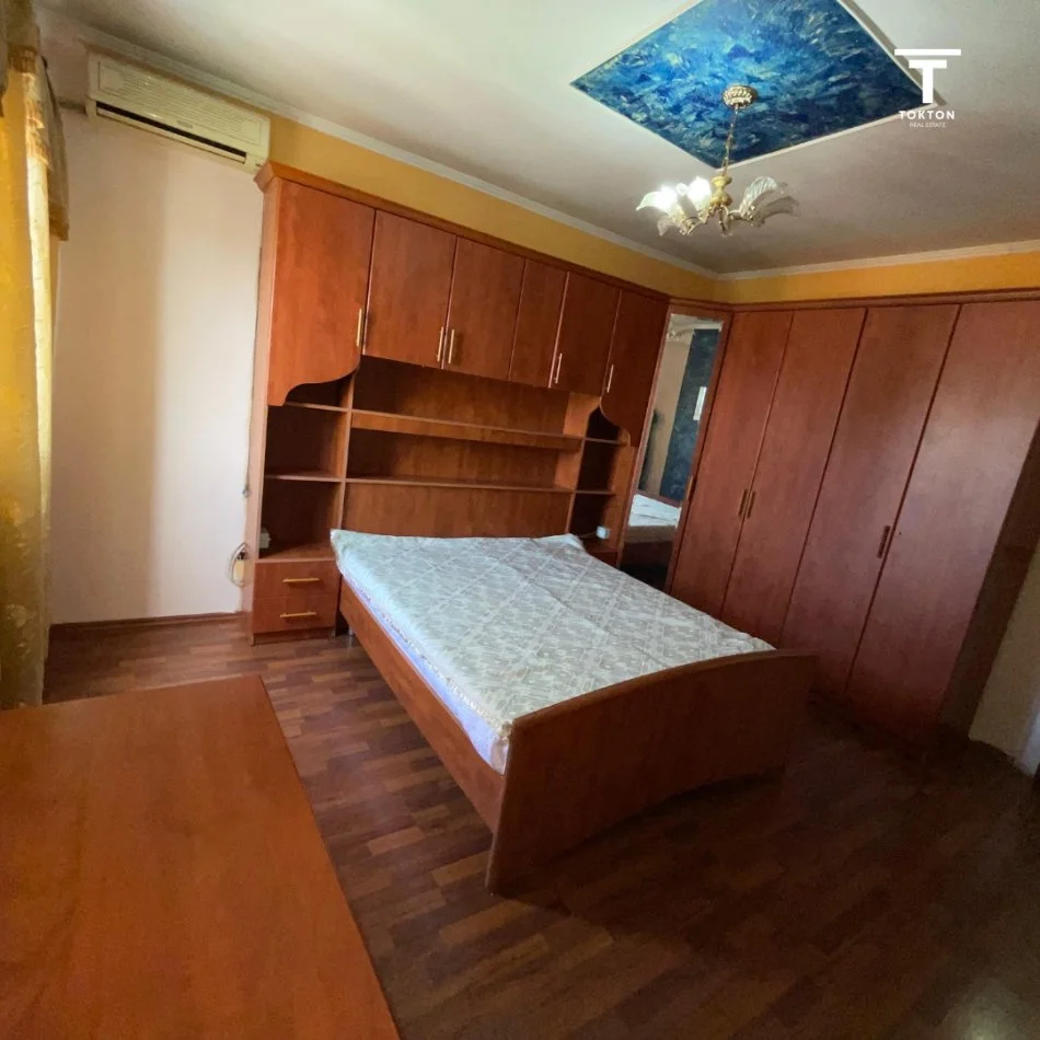 Tirane, jepet me qera apartament 3+1+Ballkon Kati 11, 124 m² 650 € Rr kavajes (him kolli)