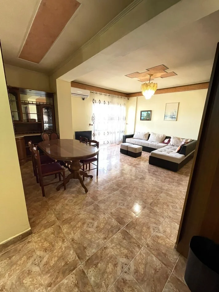 JEPET ME QIRA, APARTAMENT 3+1+2, RRUGA HIM KOLLI, TIRANË, 650 EURO/MUAJ