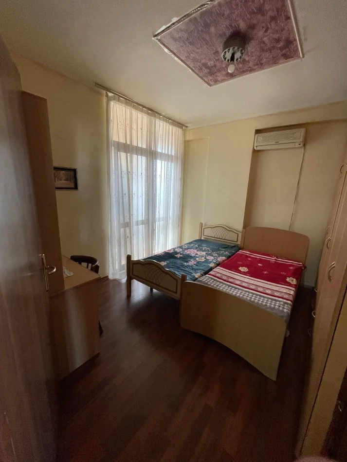 JEPET ME QIRA, APARTAMENT 3+1+2, RRUGA HIM KOLLI, TIRANË, 650 EURO/MUAJ
