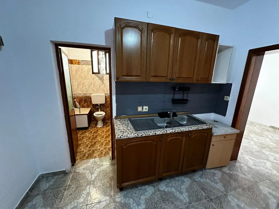 Tirane, jepet me qera shtepi 2+1+Ballkon Kati 0, 55 m² 300 € (Fiori Di Bosco)