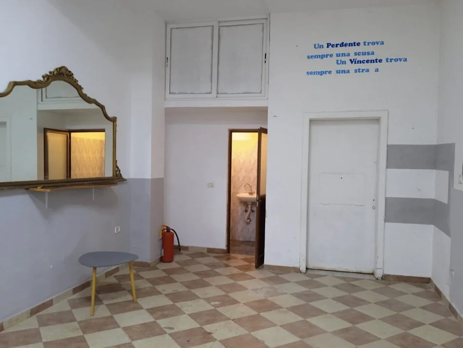 SHITET, AMBIENT BIZNESI, RRUGA FROSINA PLAKU, TIRANË, 85,.000 EURO