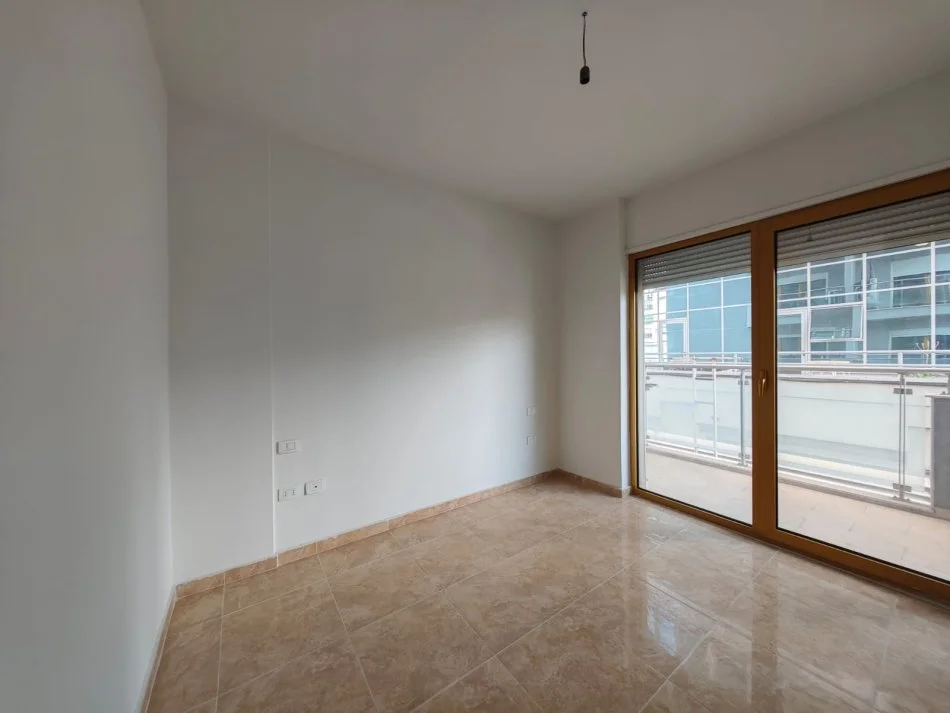 Tirane, Apartament 2+1 me qira  Kati 2, 139 m² 1.500 € (Bllok)