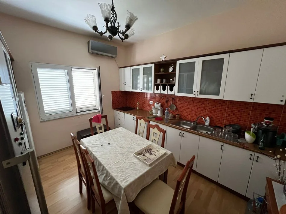Tirane, jepet me qera apartament 2+1+Aneks Kati 5, 600 € 