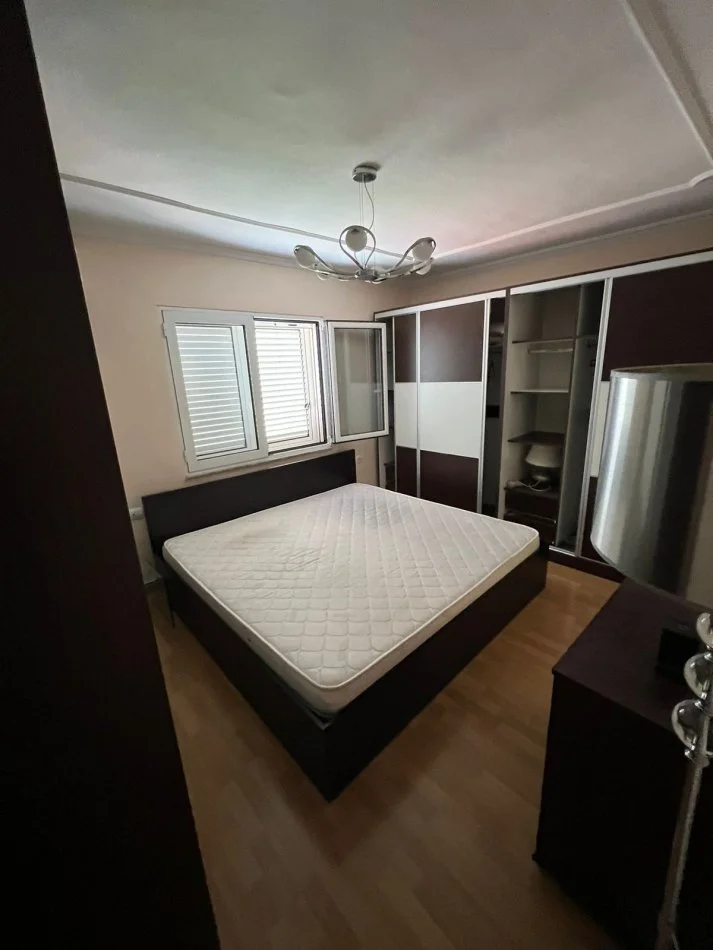 Tirane, jepet me qera apartament 2+1+Aneks Kati 5, 600 € 