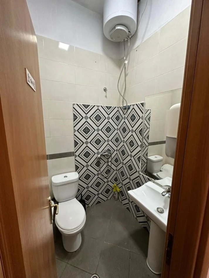 JEPET ME QIRA, APARTAMENT 1+1, ISH PARKU I AUTOBUZAVE, TIRANË, ISH FUSHA E AVIACIONIT, 500 EURO/MUAJ