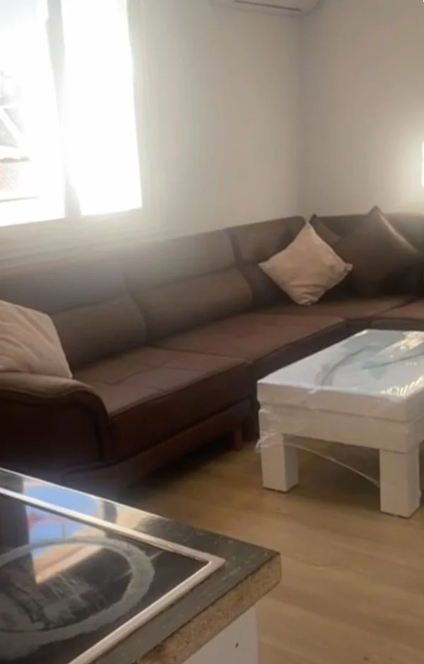 Tirane, jepet me qera apartament 2+1+Ballkon Kati 4, 105 m² 500 € (Rr e Dibres)