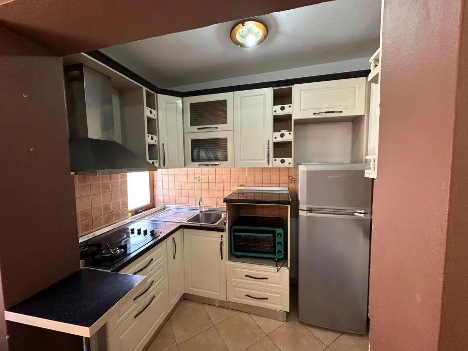 Tirane, Apartament me qira 2+1 Kati 4, 79 m² 400 € (Bulevardi Zhan D`ark)