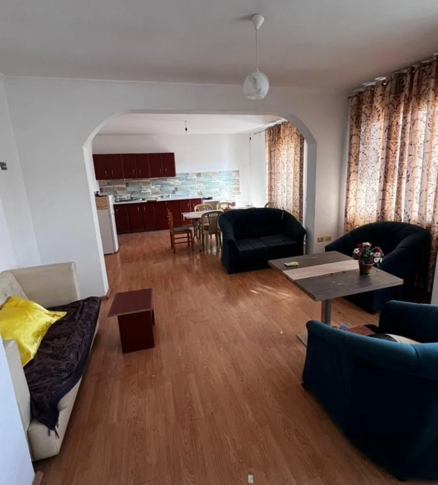 Tirane, jepet me qera apartament 2+1+Ballkon Kati 6, 153 m² 400 € (astir)