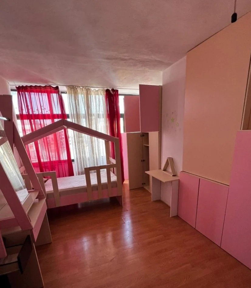 Tirane, jepet me qera apartament 2+1+Ballkon Kati 6, 153 m² 400 € (astir)