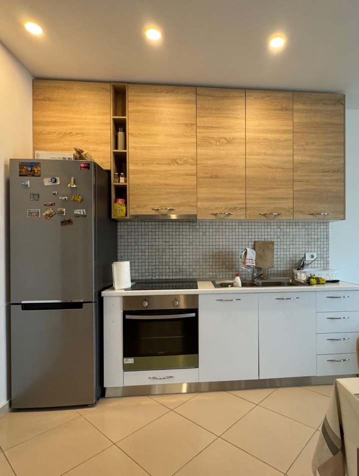 Tirane, jepet me qera apartament 2+1+Ballkon Kati 3, 80 m² 500 € (21 Dhjetori)