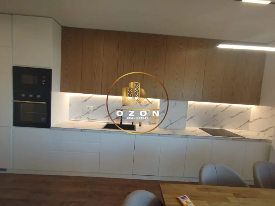 Tirane, jepet me qera apartament 2+1 Kati 6, 106 m² 1.300 € (Kopshti botanik)