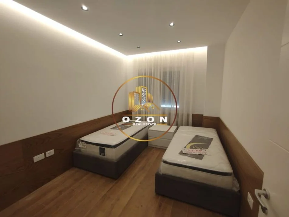 Tirane, jepet me qera apartament 2+1 Kati 6, 106 m² 1.300 € (Kopshti botanik)