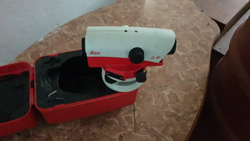 Tirane, shes pajisje te ndryshme TOTAL STATION TOPCON GT 7505