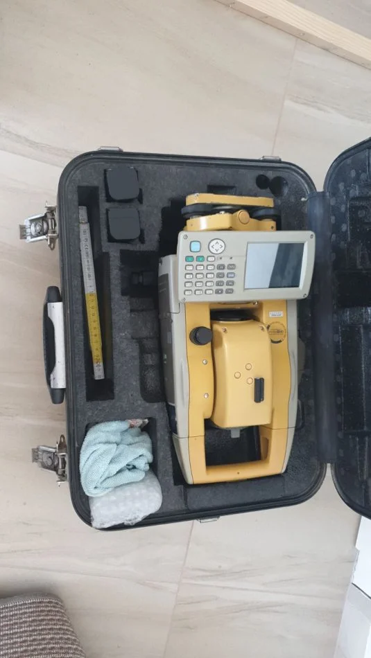Tirane, shes pajisje te ndryshme TOTAL STATION TOPCON GT 7505