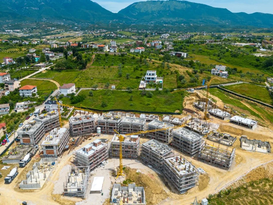 Tirane, shitet Vile 3 Katshe Kati 3, 197 m² 360.000 € (Rruga e Abazeve, Farke)