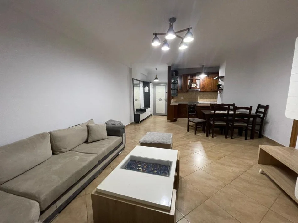Tirane, shitet apartament 2+1+Ballkon Kati 5, 102 m² 120.000 € (Yzberisht)