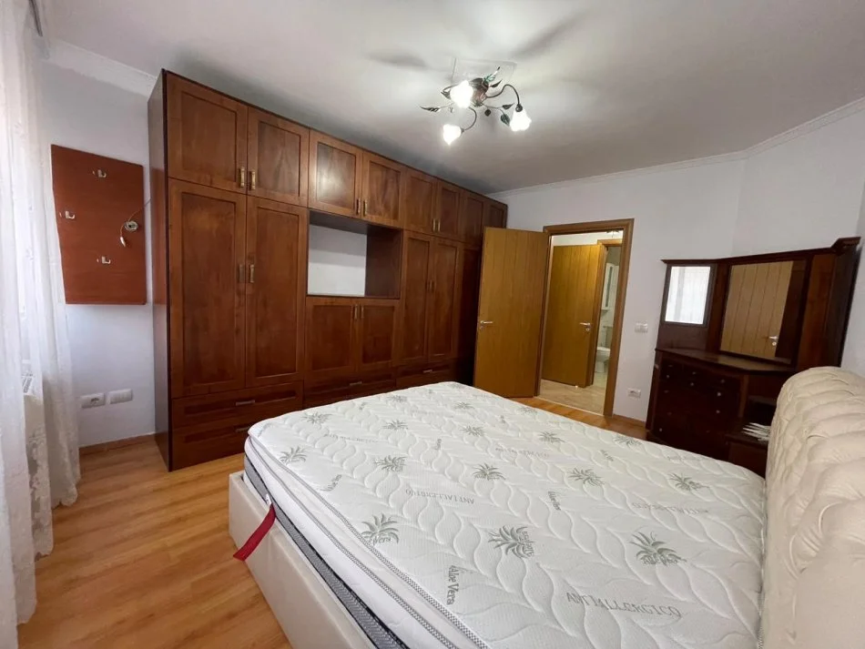 Tirane, shitet apartament 2+1+Ballkon Kati 5, 102 m² 120.000 € (Yzberisht)