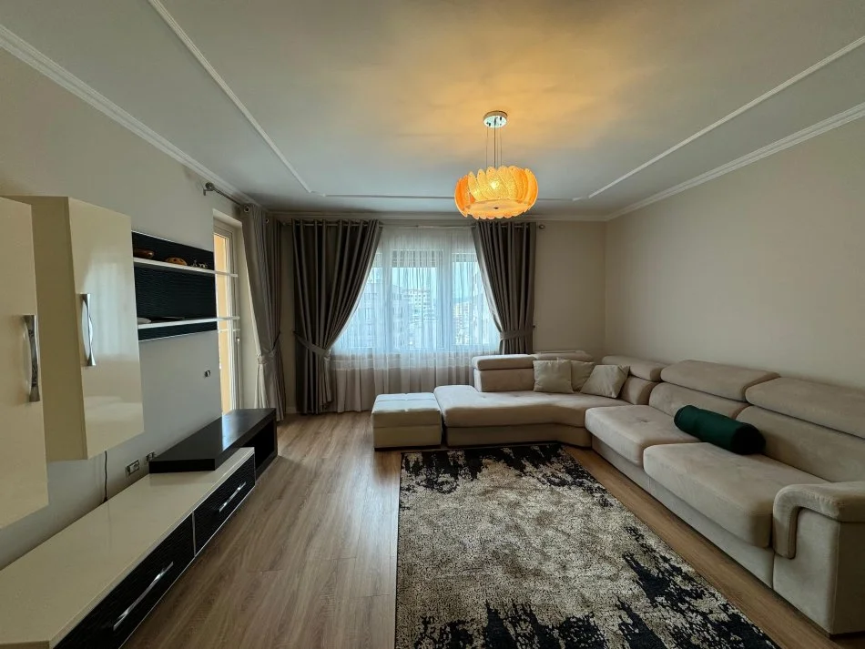 SHITET, APARTAMENT 3+1+POST PARKIMI, RRUGA E BARRIKADAVE, TIRANË, 334,400 EURO