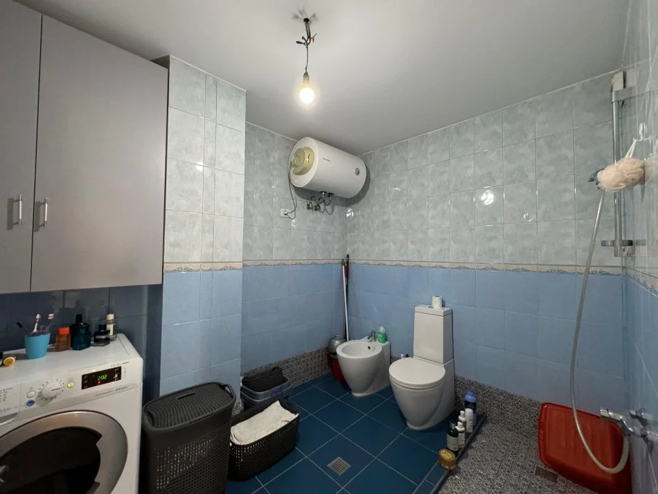 SHITET, APARTAMENT 3+1+POST PARKIMI, RRUGA E BARRIKADAVE, TIRANË, 334,400 EURO