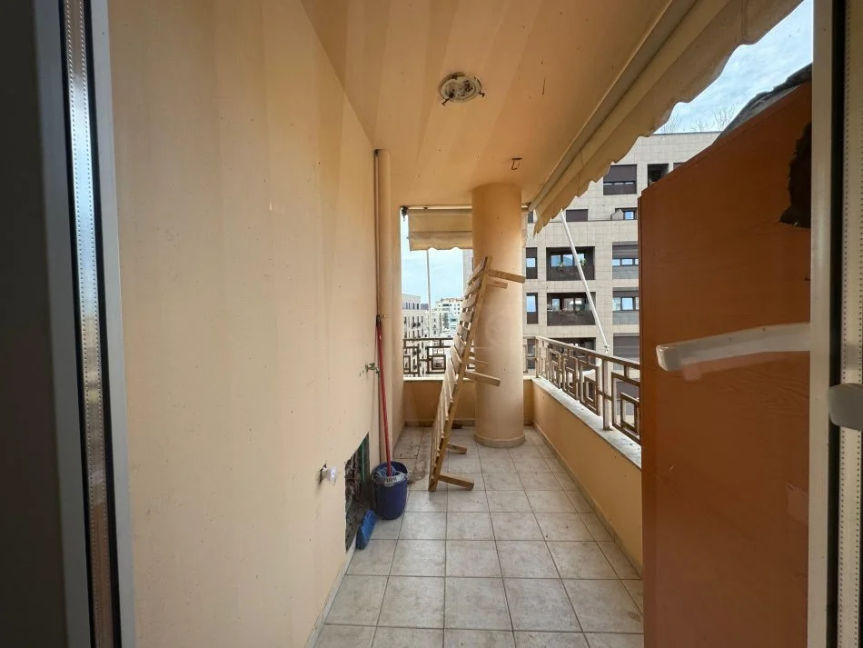 SHITET, APARTAMENT 3+1+POST PARKIMI, RRUGA E BARRIKADAVE, TIRANË, 334,400 EURO