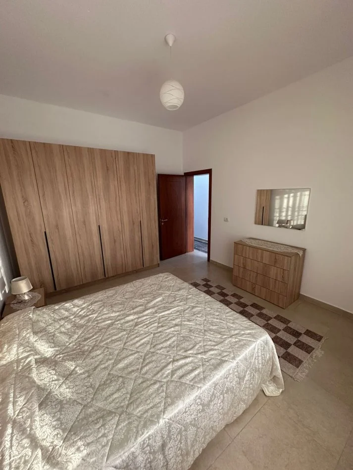 Tirane, jepet me qera apartament 1+1 Kati 3, 70 m² 350 € (Tasim shehu)