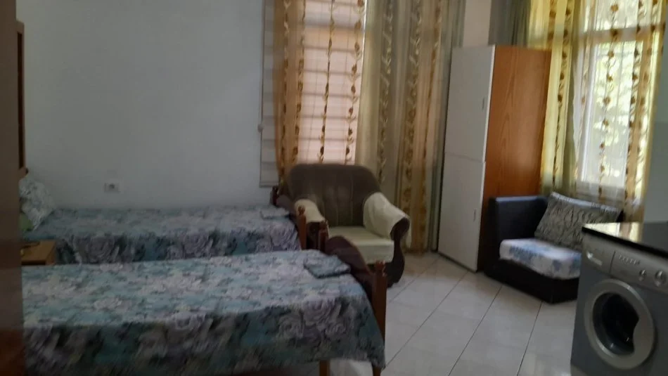 Tirane, Garsoniere me qira 30 m² 198 € (Fuat Toptani)