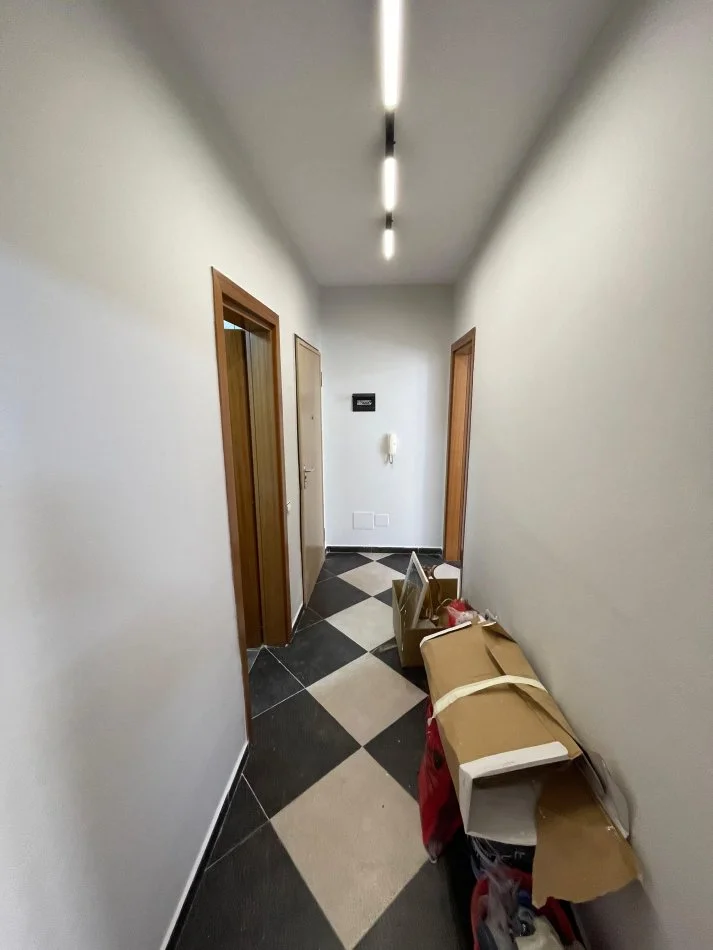 Tirane, shes 1+1+Aneks+Ballkon Kati 4, 73 m² 120.000 € (Kodra Diellit , Rr Bill Klinton)